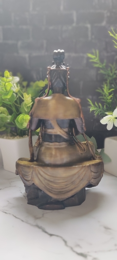 Kuan Yin Meditando en Roca Serie 4 - tienda online