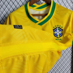 Imagem do Camisa Seleção Brasileira Cristo Redentor 22/23 Torcedor Nike Feminina - Amarela