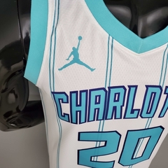 Regata Charlotte Hornets Branca e Azul - Nike - Masculina na internet