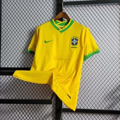 Camisa Seleção Brasileira Cristo Redentor 22/23 Torcedor Nike Masculina - Amarela - comprar online