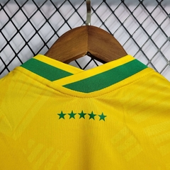 Camisa Seleção Brasileira Cristo Redentor 22/23 Torcedor Nike Feminina - Amarela na internet