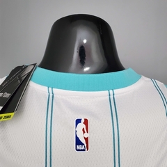 Regata Charlotte Hornets Branca e Azul - Nike - Masculina - comprar online