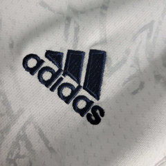 Camisa Real Madrid Edição Especial Dragão 22/23 Torcedor Adidas Masculino - Branco - loja online