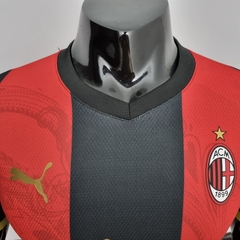 Camisa AC Milan 1 22/23 Jogador Puma Masculino - Vermelho e Preto na internet