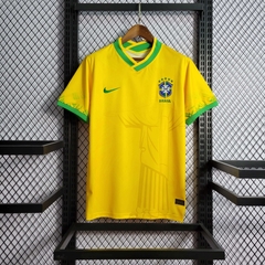 Camisa Seleção Brasileira Cristo Redentor 22/23 Torcedor Nike Masculina - Amarela na internet