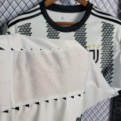 Camisa Juventus I 22/23 Torcedor Adidas Masculino - Preto e Branco - comprar online