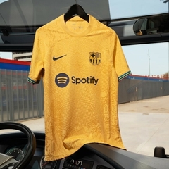 Camisa Barcelona II 22/23 Torcedor Nike Masculina - Dourada na internet