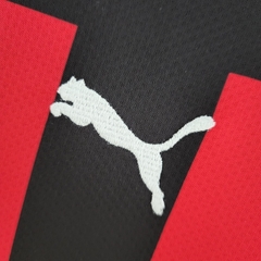 Imagem do Camisa AC Milan I 22/23 Torcedor Puma Masculina - Vermelho e Preto