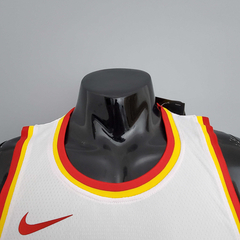 Regata Atlanta Hawks Branca - Nike - Masculina - comprar online