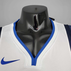 Regata Dallas Mavericks Branca - Nike - Masculina na internet