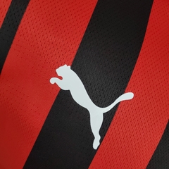 Camisa AC Milan 1 21/22 Jogador Puma Masculino - Vermelho e Preto na internet