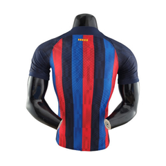 Camisa Barcelona I 22/23 Jogador Nike Masculina - Vermelha e Azul - comprar online