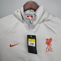 Jaqueta Corta Vento Liverpool 20/21 - Masculina - Cinza - Lux Esports - Camisas de Futebol