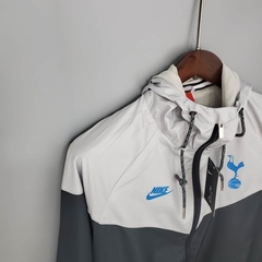 Jaqueta Corta Vento Tottenham 21/22 - Masculina - Cinza e Preta na internet