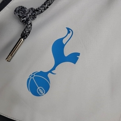 Imagem do Jaqueta Corta Vento Tottenham 21/22 - Masculina - Cinza e Preta