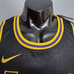 Regata Los Angeles Lakers Preta Black Mamba - Nike - Masculina na internet