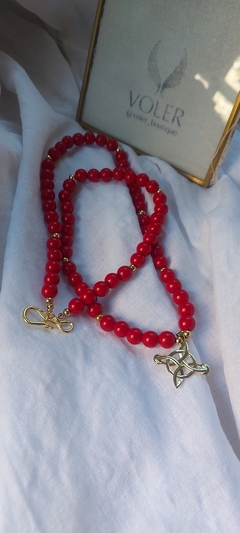 Collar Piedra Jade roja Nudo de Bruja - comprar online