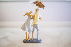 Escultura Família Com Filha - Na Chuva - comprar online