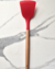 Combo com 10 Utensílios de Silicone Vermelho com Cabo de Bambu na internet