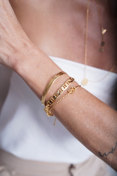 Pulseira dourada malha “I Love you” - comprar online