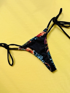 Bikini Flores con envivado negro - comprar online