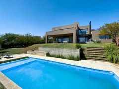 VILLA ALLENDE GOLF - MODERNA CASA DE 4 DORMITORIOS - CONSULTAS 3515940880