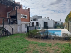 Imagen de B° LAS CAÑITAS - 2 DORM CON PILETA Y COCHERA - CONSULTAS 3516459239