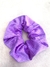 Scrunchies diversas na internet