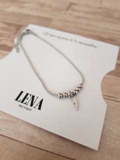 PULSERA CON DIJE RAYO AQ en internet