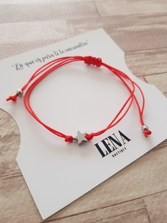 PULSERA DE HILO ROJO CON DIJE ESTRELLA AQ - Lena Boutique