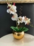 Arranjo de Orquídeas Vaso Dourado