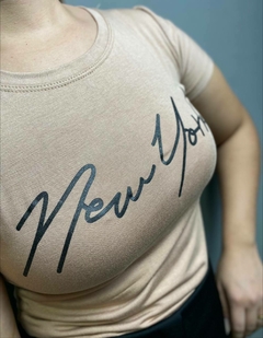 T-shirt New York na internet