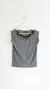 Musculosa gris con aplique en el cuello OSSIRA