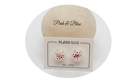 Par De Aros Esfera Calada Con Cubis Rojos 10mm - Plata 925 - comprar online