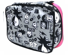 Imagem do Kit Mochila de Costas Oficial BT21 e Estojo Box Cinza BT4008