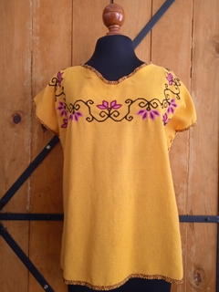 Blusa con Cuello en V Bordada