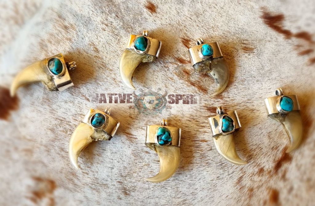 Jaguar best sale claw necklace