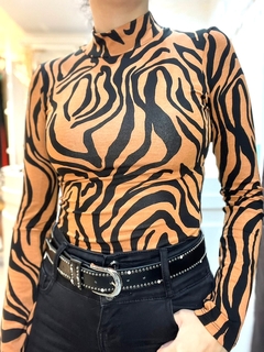 Remera Polera Tiger - Sus Moda