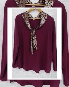 Blusa Crepe con Pañuelo Incorporado Animal Print