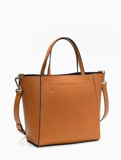 BOLSA FEMININA PEQUENA BICOLOR FERRUGEM | CALVIN KLEIN - comprar online