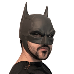 Máscara | Capacete do Batman de Vinil Estruturado - Modelo Acabamento Liso | a pronta-entrega - DC COMICS | Mascara Premium realística de Bruce Wayne para Fantasia Halloween Cosplay envio imediato realistica a pronta entrega