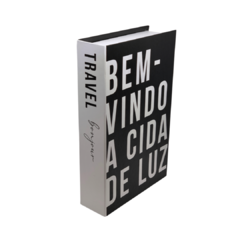 Lindo conjunto de Livros Caixa com 3 ( três unidades ) em alta qualidade de impressão e alta gramatura . Livro fake para utilizar como organizador , porta objetos ou composição de ambientes