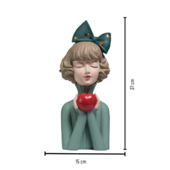 sophie-red-apple-escultura-garota-segurando-maca-vermelha-menina-em-resina