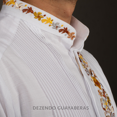 Guayabera Yucateca de lino con bordado en cuello, puños y delantero Modelo Colibrí ML en internet