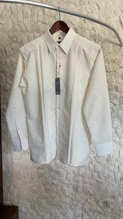 Camisa Guayabera en lino con bordado y alforzado artesanal mod Sacalum