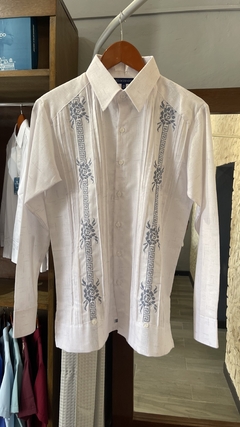 Guayabera Yucateca con bordado artesanal en algodón mod Dzan