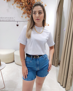 Tee Cropped Liso Branco na internet