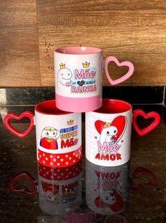 Caneca com alça de coração personalizada - Mimos da Lary