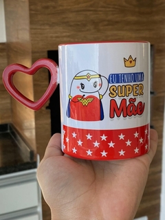 Caneca com alça de coração personalizada