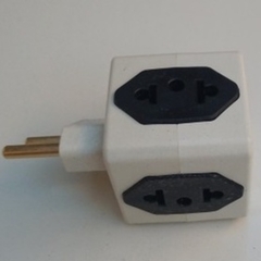 Adaptador Tipo Cubo 4 Entradas 2/3 Pinos 10A Cores Cod.881 - comprar online